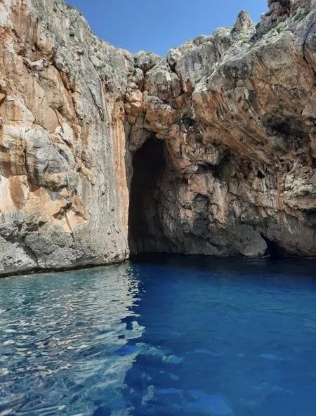 Escursione in barca di 3 ore con tour alle grotte di Leuca e soste bagno
