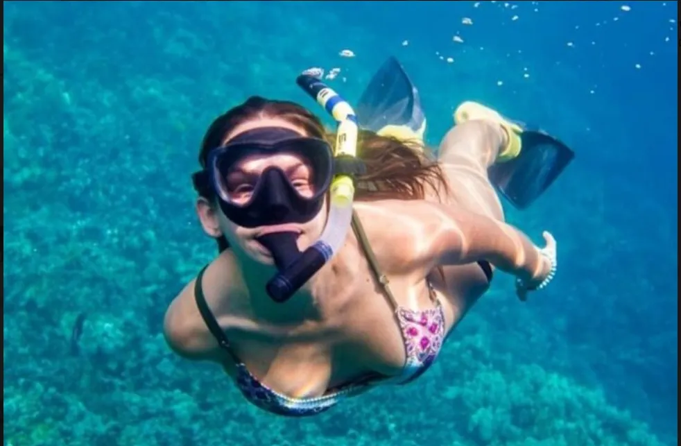 Giro in barca e snorkeling all'Isola Bella da Giardini Naxos