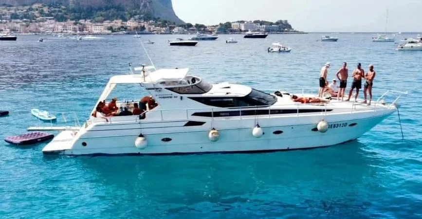 Minicrociera da Palermo a Mondello con pranzo a bordo e soste bagno