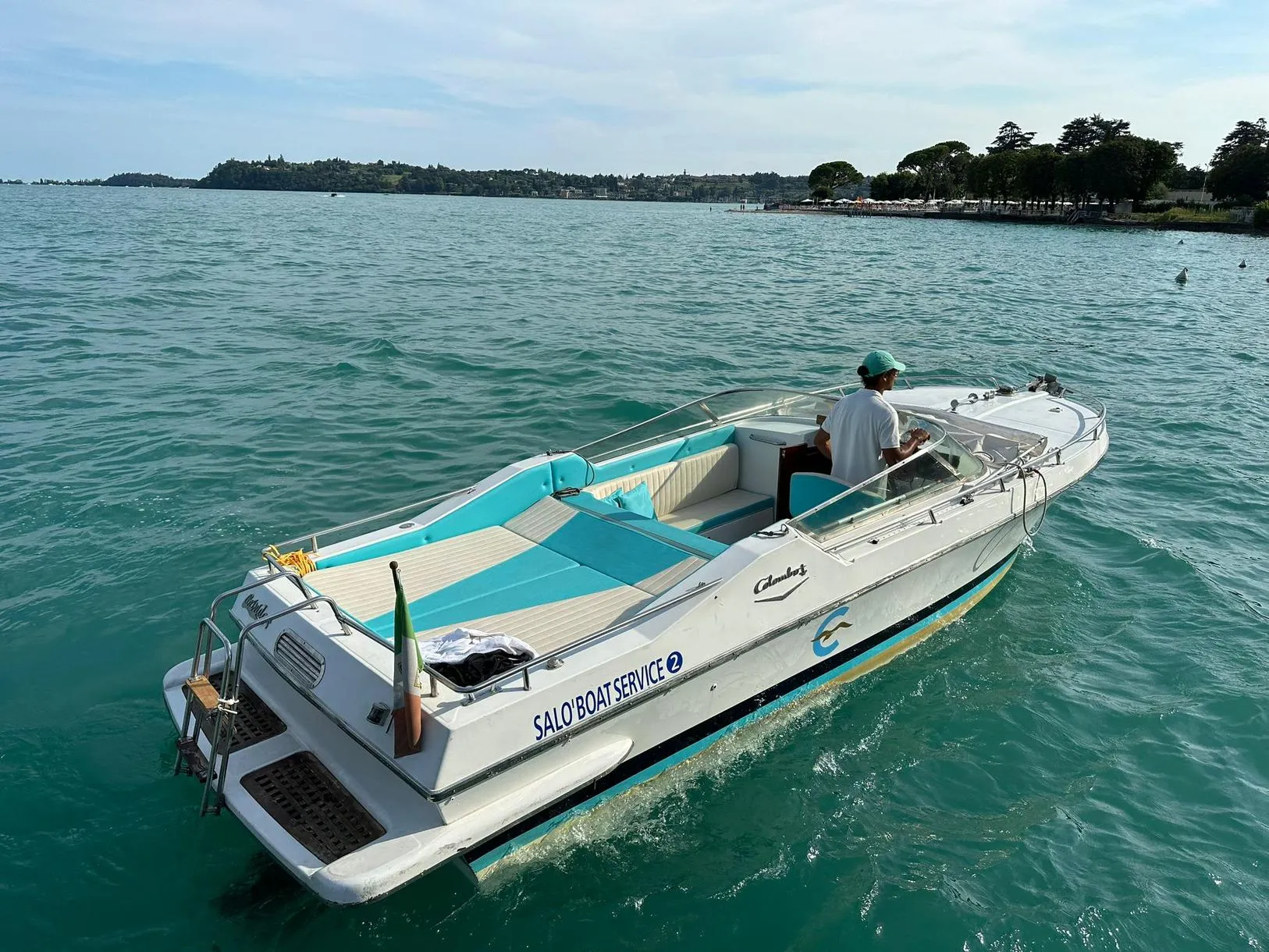 Private motorboat tour to Garda Island from Gardone