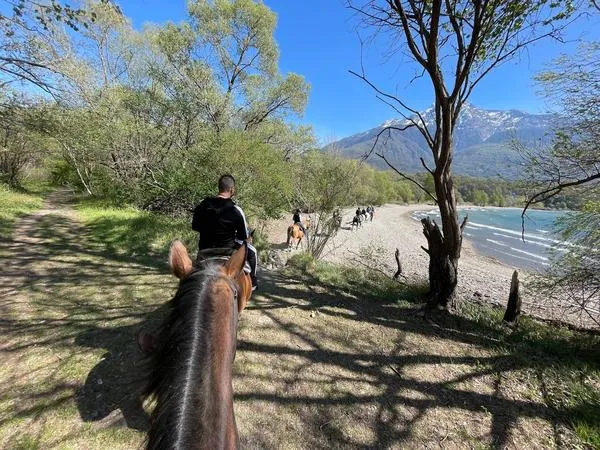 Passeggiata a cavallo a Colico