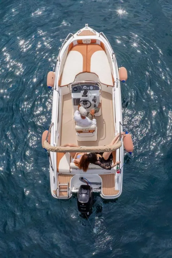 Noleggio barca con partenza da Como senza skipper