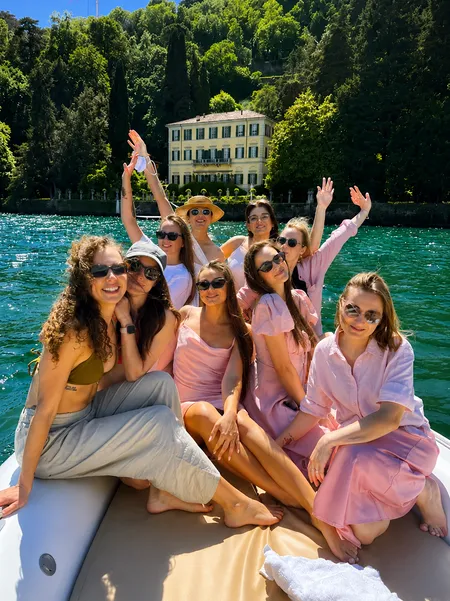 Noleggio barca senza patente nautica sul lago di Como