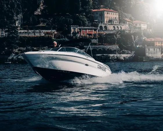 Tour privato con skipper sul Lago di Como