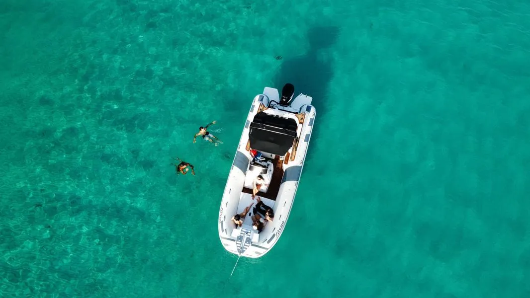 Gita in gommone di gruppo all'Asinara