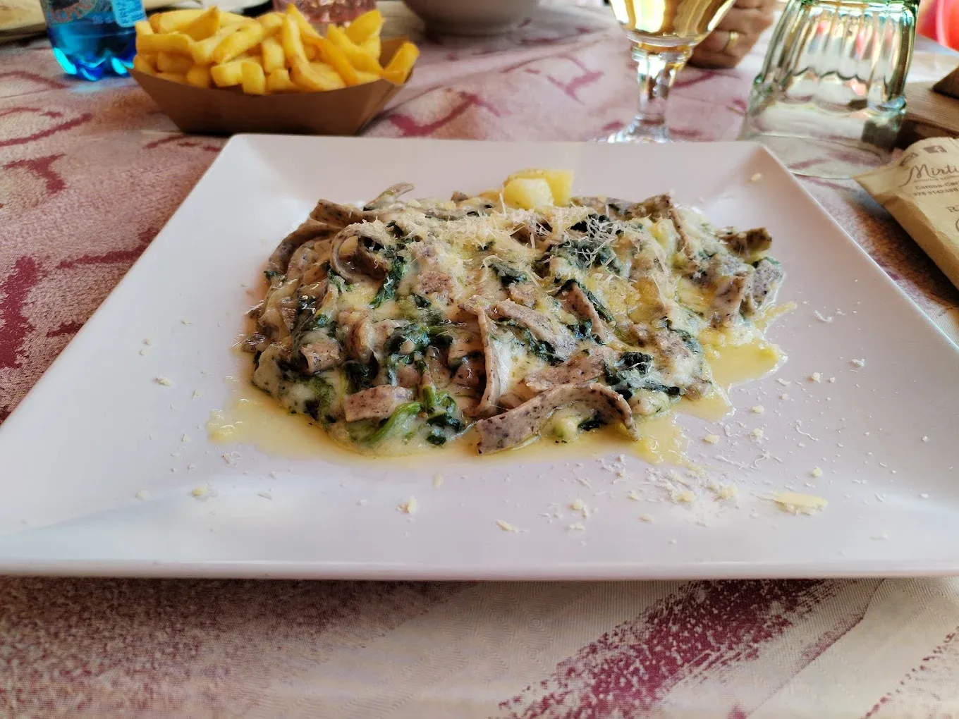 Pranzo in rifugio a Valleve in Val Brembana