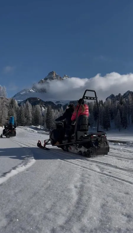 Safari in motoslitta con merenda dolce e salata
