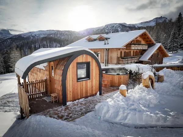 Notte in uno chalet alpino privato con vista sulle Dolomiti a Falcade