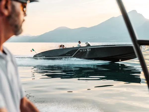 Tour sul motoscafo Frauscher con skipper