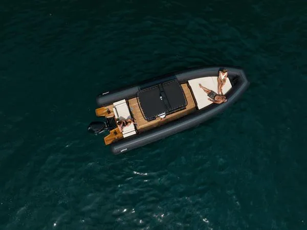 Noleggio gommone con skipper