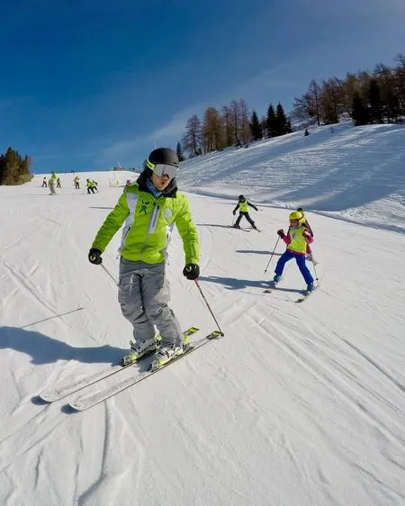 Lezioni di sci o snowboard a Pinzolo