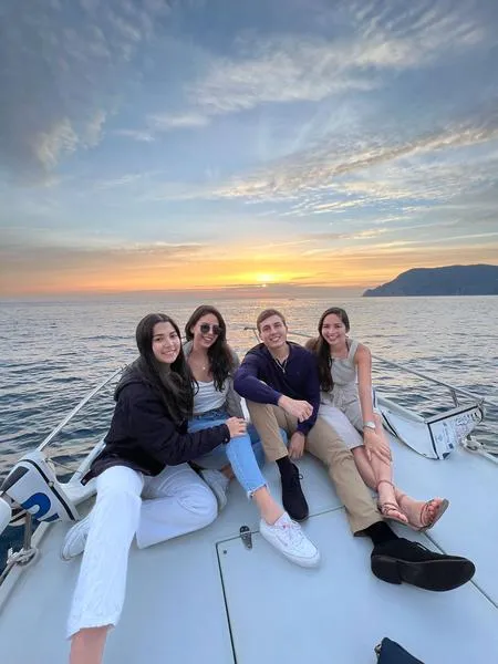 Escursione in barca al tramonto da Riomaggiore in condivisione