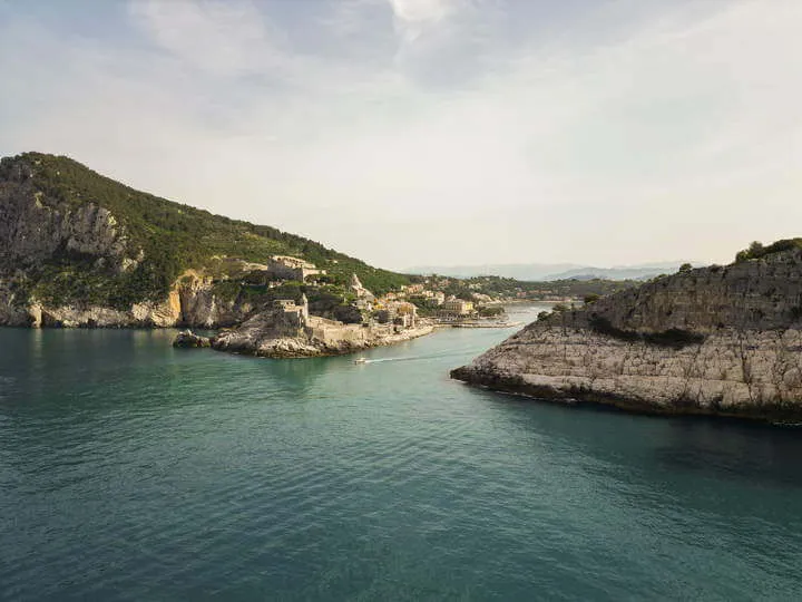 Tour in barca nel Golfo dei Poeti con pranzo a bordo da La Spezia