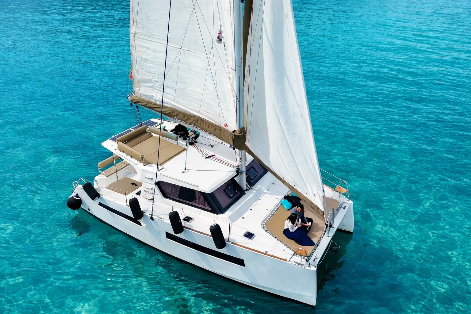 Gita in catamarano nel Golfo degli Angeli dal porto di Cagliari