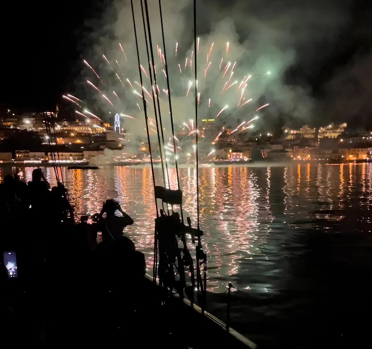 Mincrociera serale sul Lago di Garda con spettacolo pirotecnico