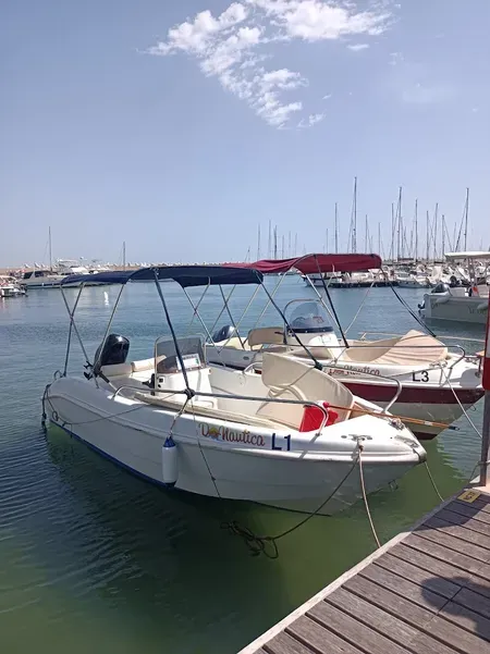 Noleggio barca senza patente a Santa Maria di Leuca