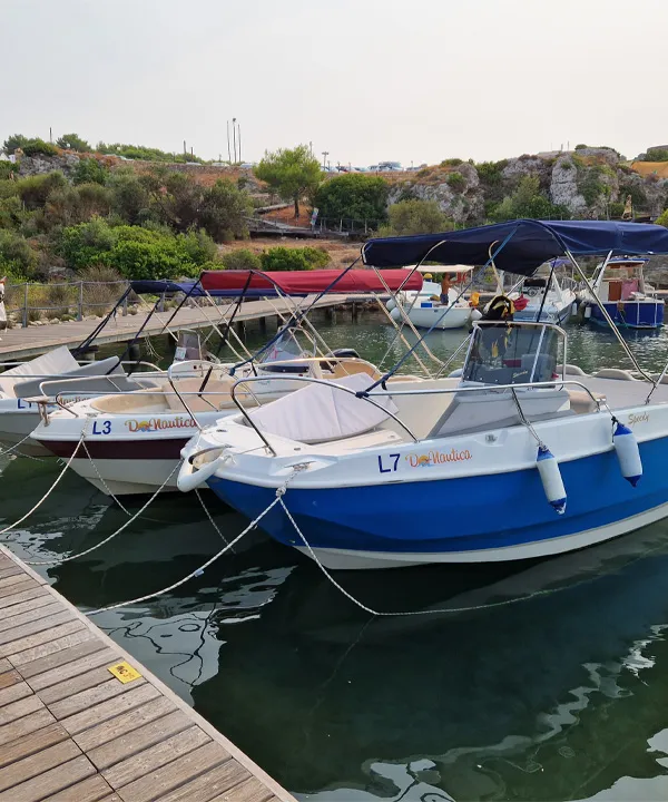 Noleggio barca senza patente a Santa Maria di Leuca