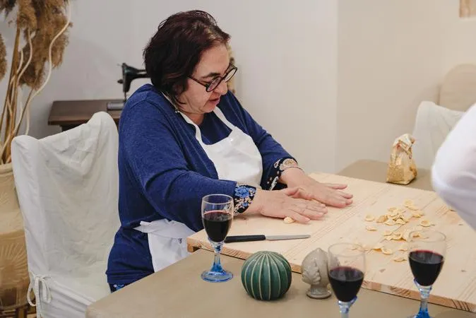 Lezione di cucina tipica pugliese e aperitivo a Polignano