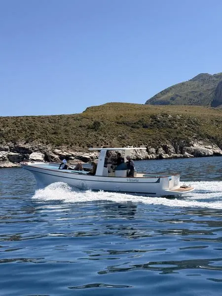 Escursione di snorkeling in gozzo da Castellammare Del Golfo alla Riserva dello Zingaro