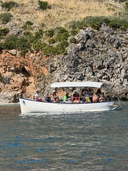 Escursione di snorkeling in gozzo da Castellammare Del Golfo alla Riserva dello Zingaro