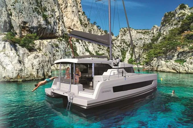Giornata in catamarano con pranzo nel Golfo di Orosei in Sardegna