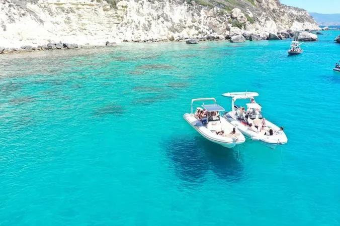 Tour in gommone alla Sella del Diavolo con avvistamento di delfini da Cagliari