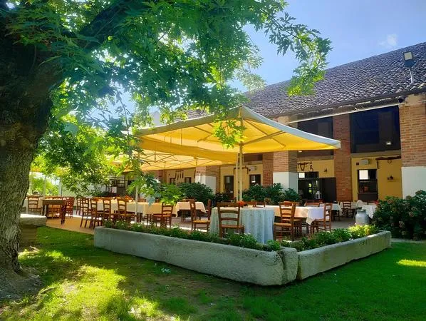 Aperitivo in a Farmhouse outside Milan