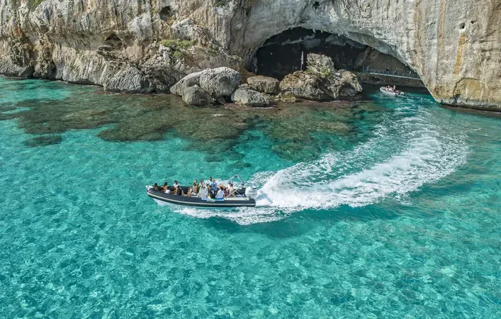 Giornata in gommone privato con skipper a Cala Goloritzé