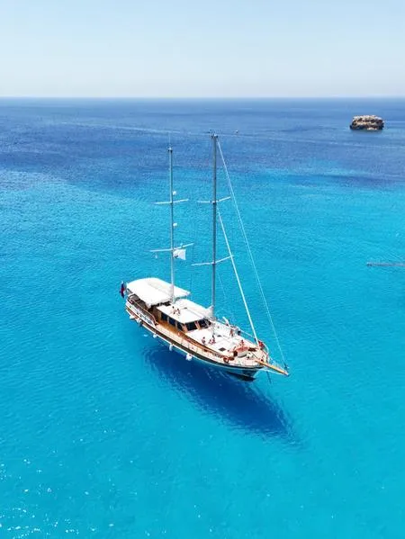 Giornata in caicco con pranzo a bordo a Lampedusa