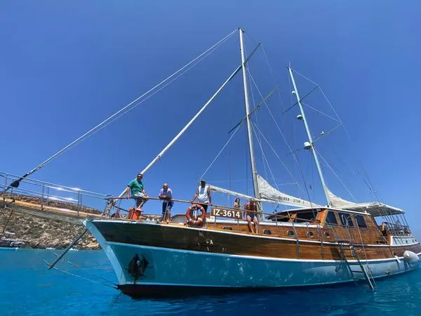 Giornata in caicco con pranzo a bordo a Lampedusa