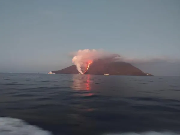 Escursione in barca giornaliera di gruppo a Panarea e Stromboli