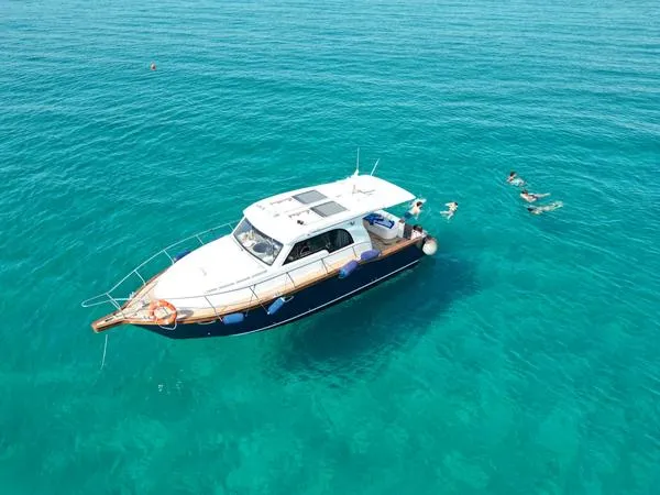 Escursione di gruppo in barca con aperitivo da Marzamemi