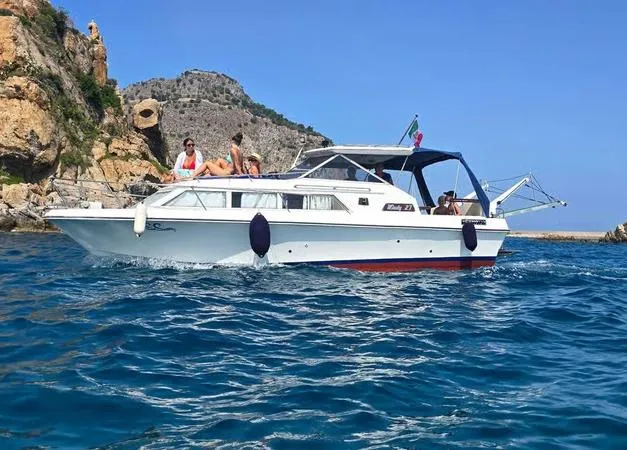 Escursione in barca a Cefalù con snorkeling e aperitivo a bordo