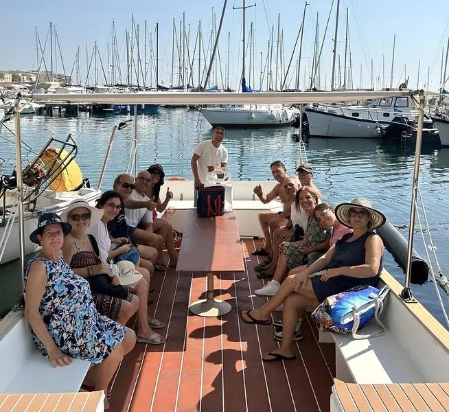 Boat tour of Ortigia and sea caves with swim stop
