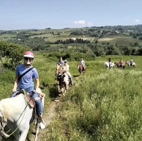 Passeggiata a cavallo con degustazione di vino fuori Firenze