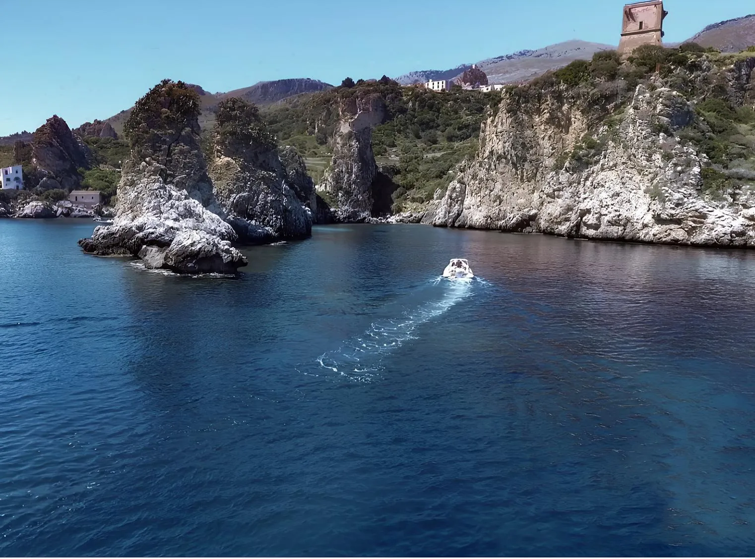 Noleggio gommone senza patente nautica da Castellammare del Golfo