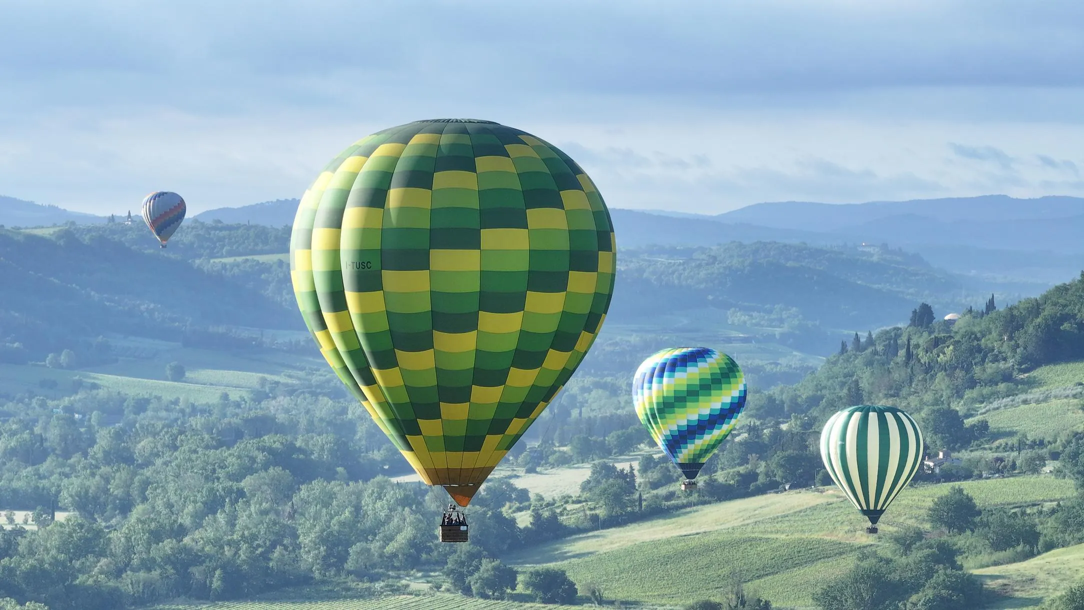 Volo in mongolfiera sopra Siena