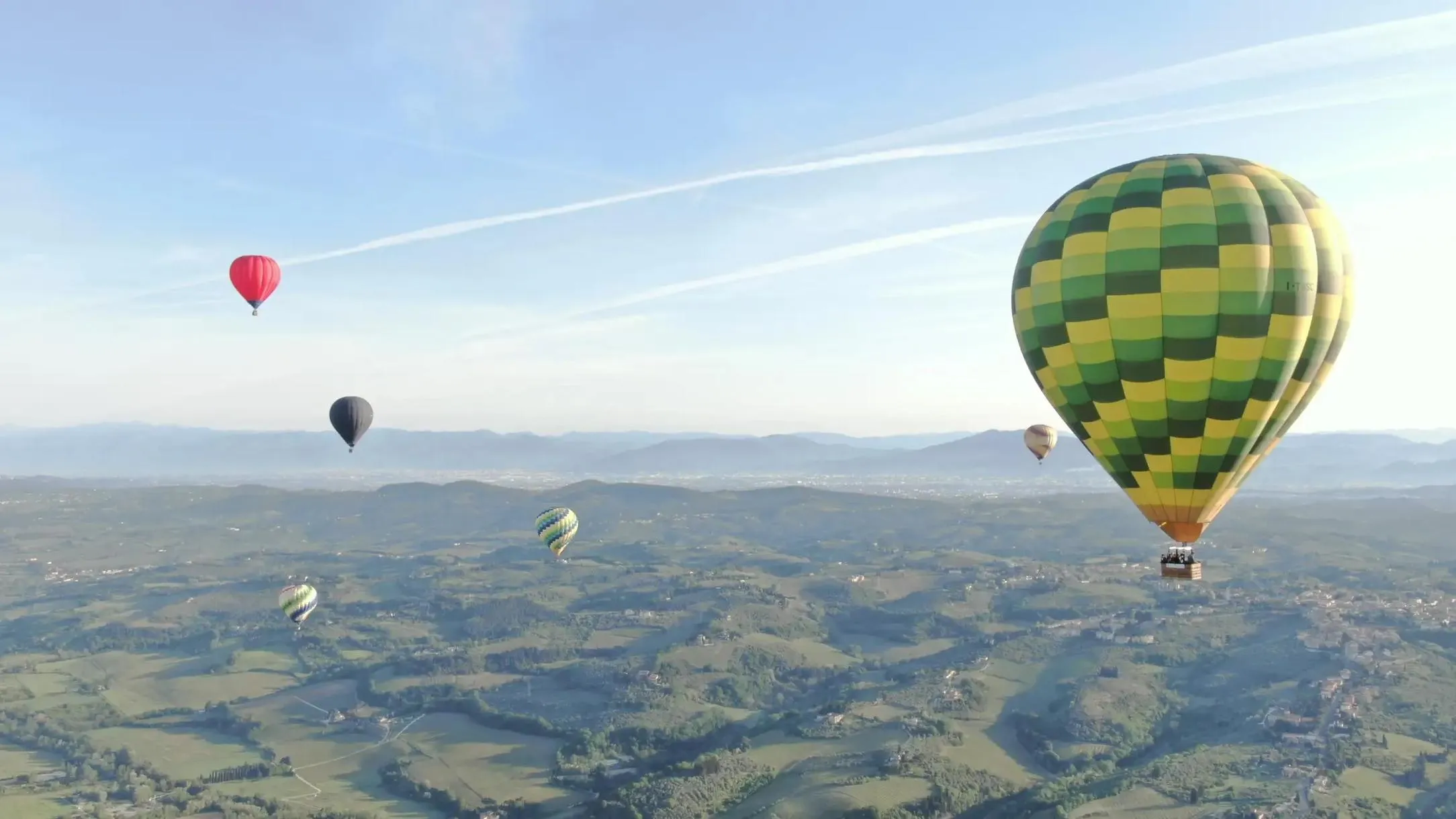 Giro in mongolfiera sui vigneti del Chianti e San Gimignano