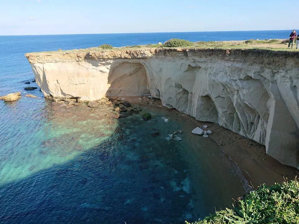 Escursione in barca di gruppo alla riserva naturale del Plemmirio Pillirina con snorkeling