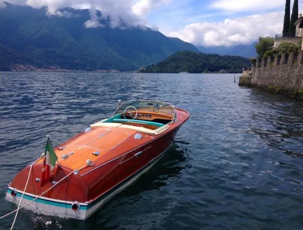 Tour Privato di Lusso sul Lago di Como a Bordo di un Riva Super Ariston – Private Boat Tour