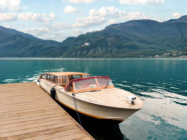 Tour privato in barca sul Lago di Como da Oliveto Lario