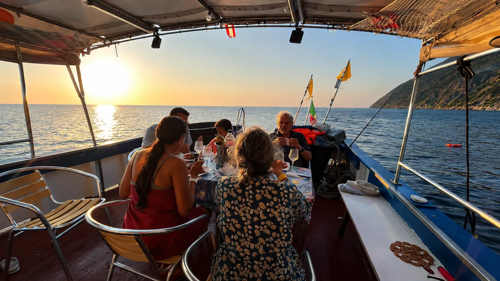 Pescaturismo all'Isola d'Elba con cena al tramonto da Marina di Campo
