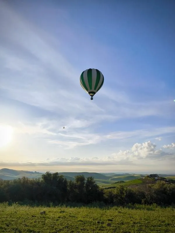 Giro in mongolfiera nei Calanchi Siciliani