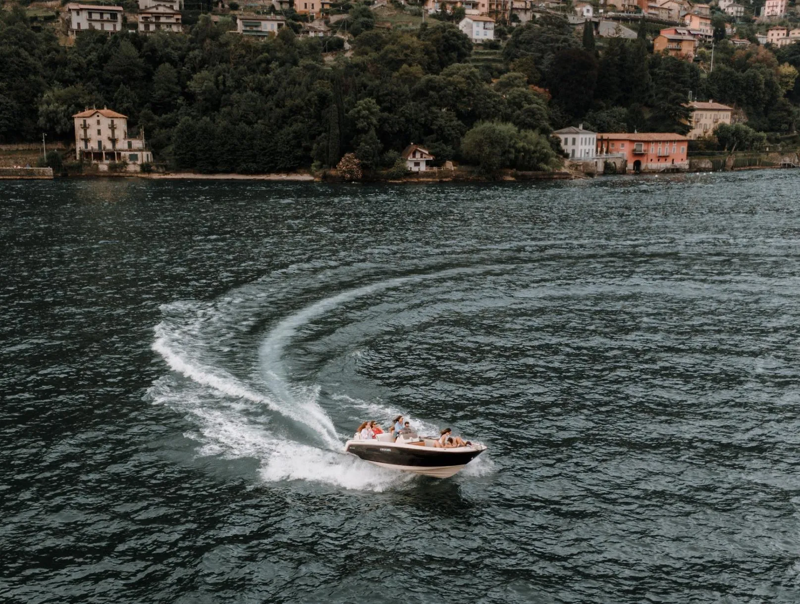 Tour in barca di gruppo sul Lago di Como con sosta a Bellagio
