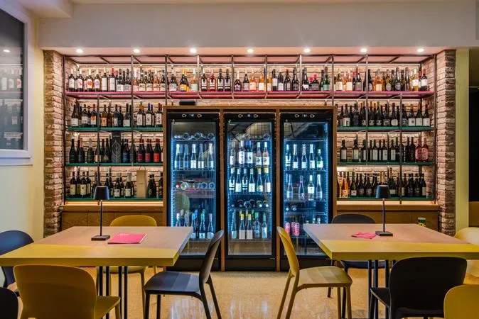 Cena con degustazione in enoteca a Milano