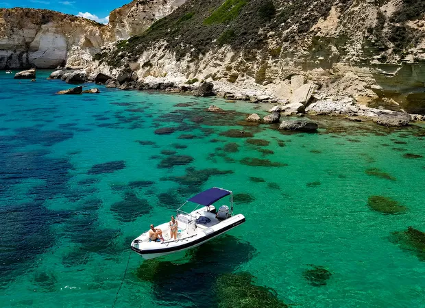 Escursione in barca nel Golfo di Cagliari con prosecco e 4 soste bagno