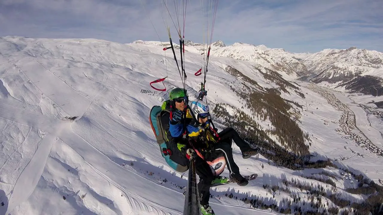 Tandem paragliding in Livigno