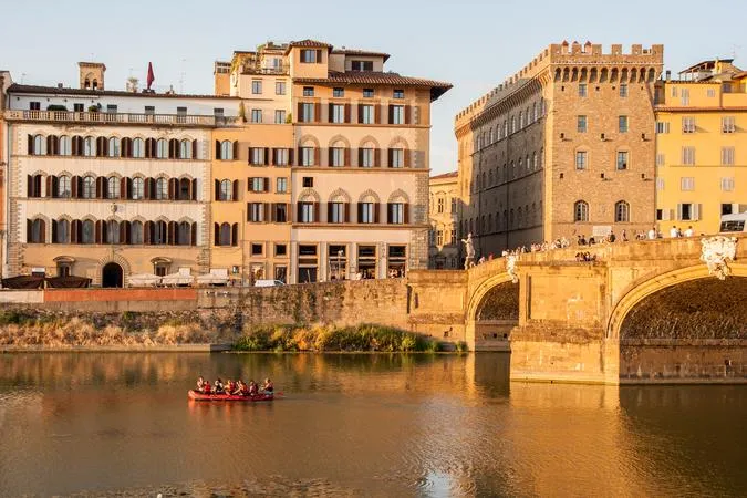 Rafting sul Fiume Arno a Firenze sotto Pontevecchio