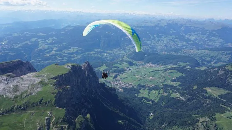 Parapendio biposto in Valtellina a Bianzone