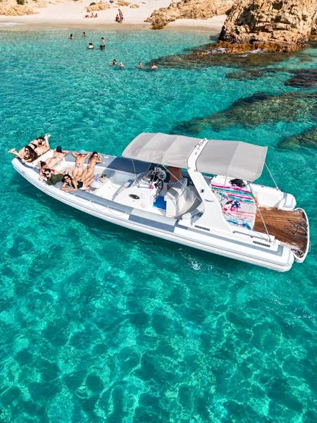 Tour in gommone giornaliero nell'Arcipelago di La Maddalena da Palau